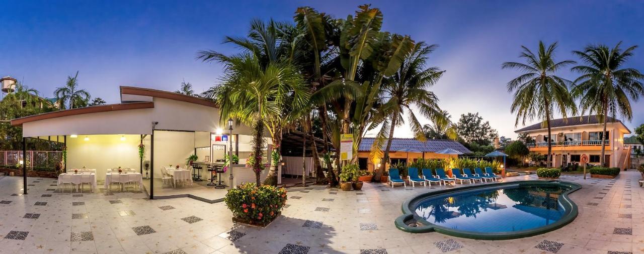 Coconut Resort Hotel Patong Екстер'єр фото