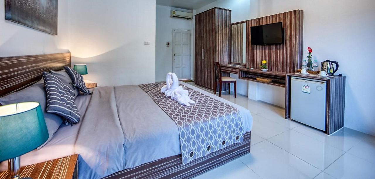 Coconut Resort Hotel Patong Екстер'єр фото