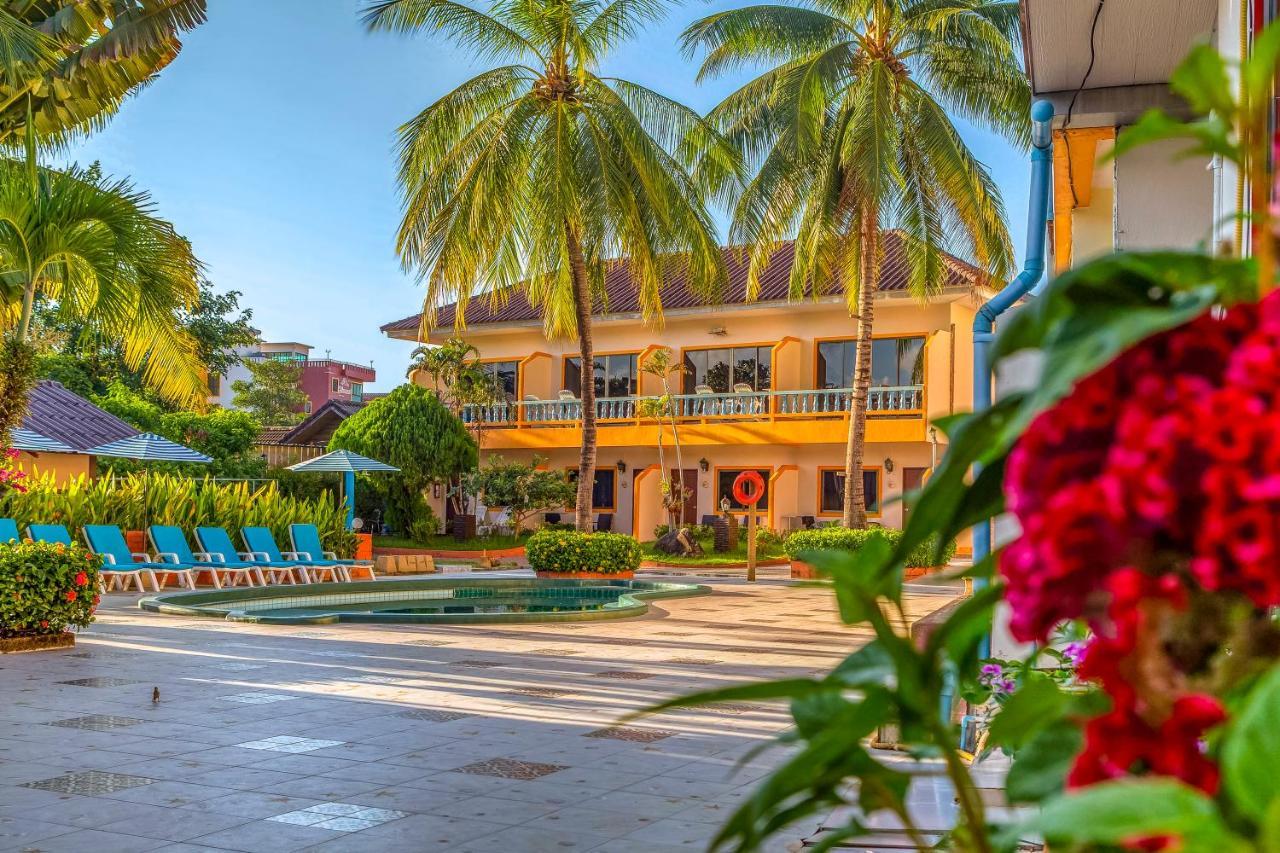 Coconut Resort Hotel Patong Екстер'єр фото